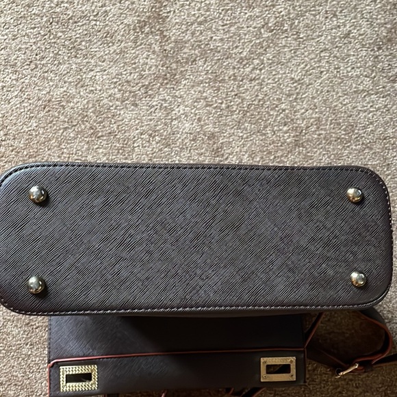 EUC Adrienne Vittadini Bag - Picture 4 of 11